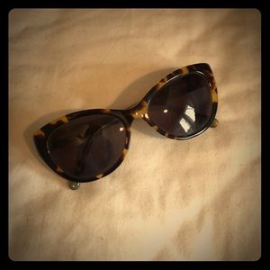 Cat eye tortoise sunglasses
